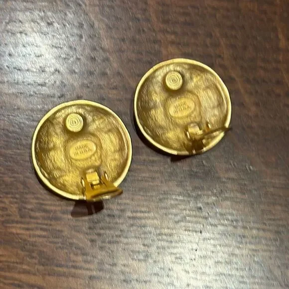 Vintage Gold Tone Red Enamel Coastal Clip On Earrings‎ USA - Picture 9 of 12